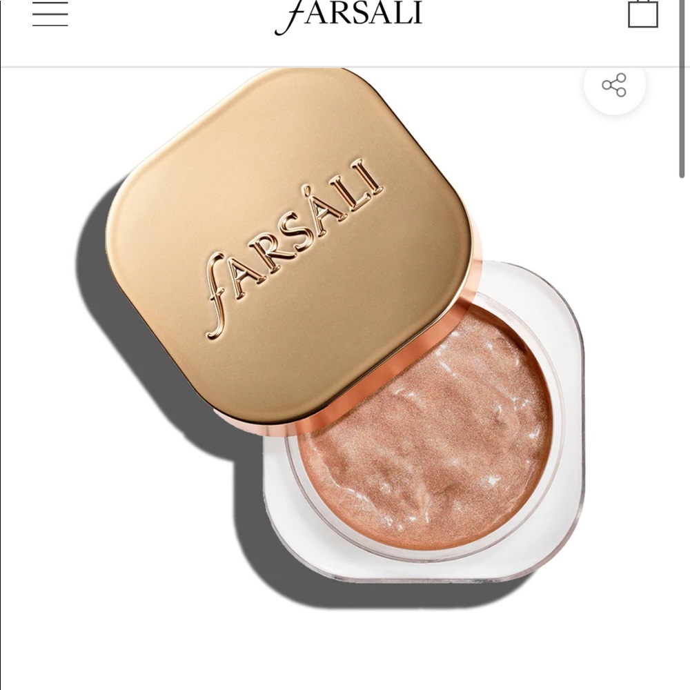 Farsali Jelly Beam in “ROSE GOALS”